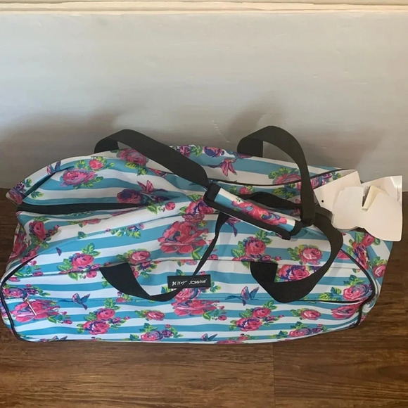 Betsey Johnson Rolling Carry-On Duffle Bag New - Picture 3 of 11
